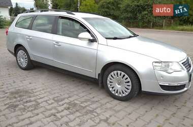 Универсал Volkswagen Passat 2009 в Ровно