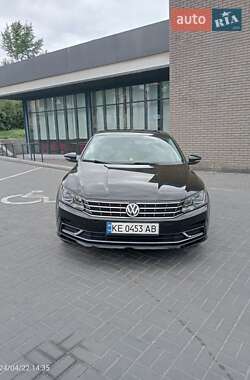 Седан Volkswagen Passat 2016 в Каменском