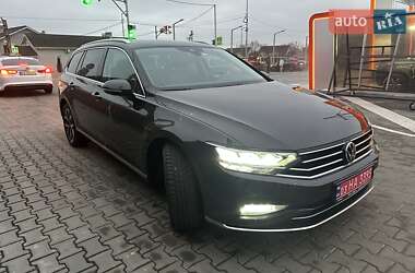 Универсал Volkswagen Passat 2021 в Киеве