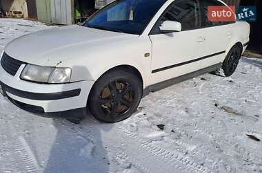 Седан Volkswagen Passat 1998 в Иршанске