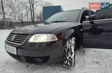 Универсал Volkswagen Passat 2003 в Звягеле