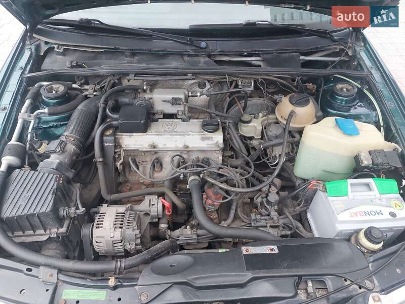 Седан Volkswagen Passat 1996 в Львові