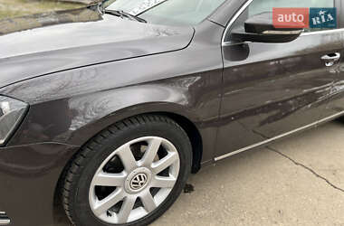 Универсал Volkswagen Passat 2011 в Калуше