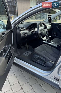 Універсал Volkswagen Passat 2009 в Ужгороді