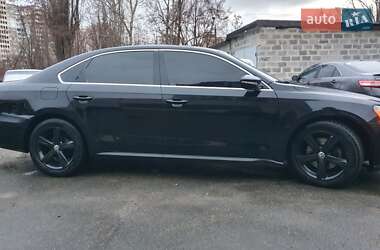 Седан Volkswagen Passat 2011 в Киеве