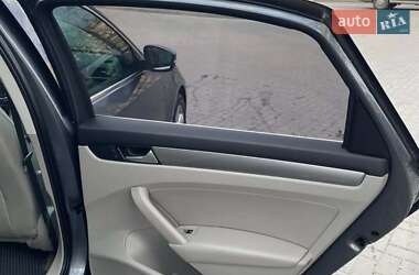 Седан Volkswagen Passat 2015 в Черновцах
