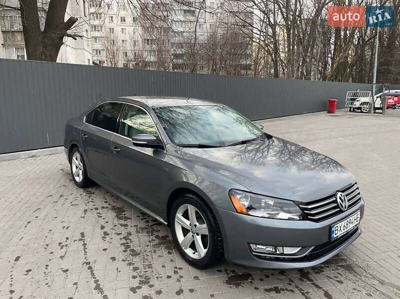 Седан Volkswagen Passat 2015 в Черновцах