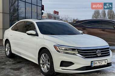 Седан Volkswagen Passat 2020 в Днепре