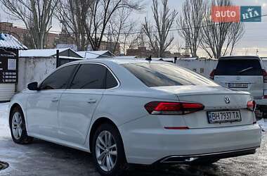 Седан Volkswagen Passat 2020 в Днепре