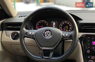 Седан Volkswagen Passat 2020 в Днепре