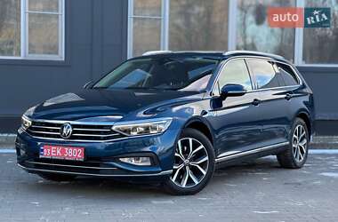 Универсал Volkswagen Passat 2020 в Киеве