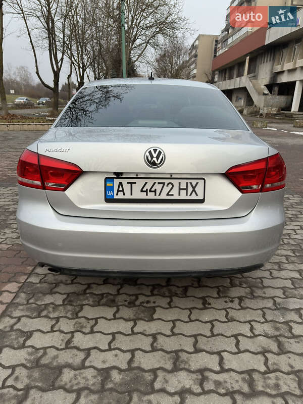 Седан Volkswagen Passat 2012 в Ивано-Франковске