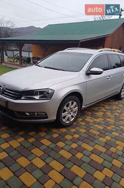 Універсал Volkswagen Passat 2011 в Тячеві