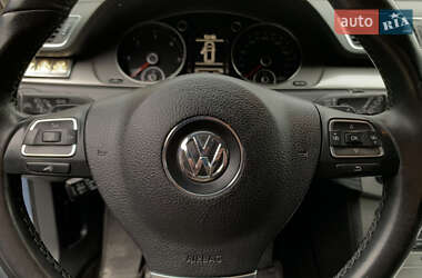 Універсал Volkswagen Passat 2012 в Бердичеві