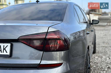Седан Volkswagen Passat 2015 в 