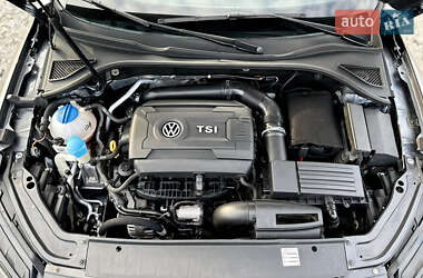 Седан Volkswagen Passat 2015 в 
