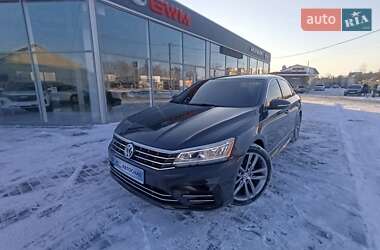 Седан Volkswagen Passat 2016 в Полтаве