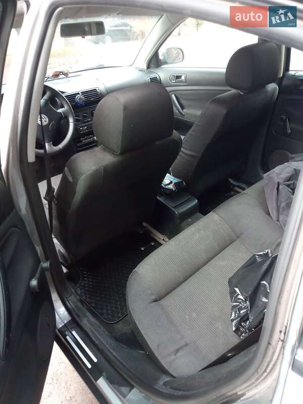 Седан Volkswagen Passat 2003 в Сумах