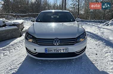 Седан Volkswagen Passat 2013 в Києві