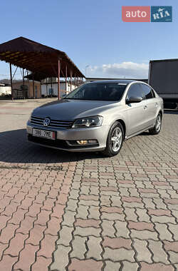 Седан Volkswagen Passat 2014 в Мукачевому