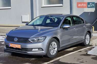 Седан Volkswagen Passat 2017 в Рівному