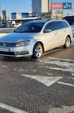 Универсал Volkswagen Passat 2011 в Киеве