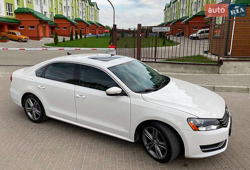 Седан Volkswagen Passat 2013 в Ивано-Франковске