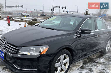 Седан Volkswagen Passat 2013 в Киеве