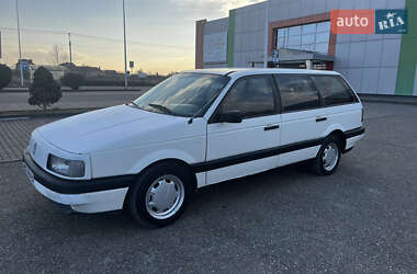 Универсал Volkswagen Passat 1989 в Виноградове