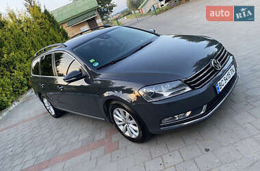 Універсал Volkswagen Passat 2013 в Львові