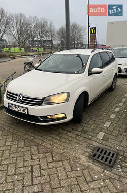 Универсал Volkswagen Passat 2012 в Стрые