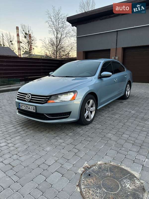 Седан Volkswagen Passat 2012 в Ивано-Франковске