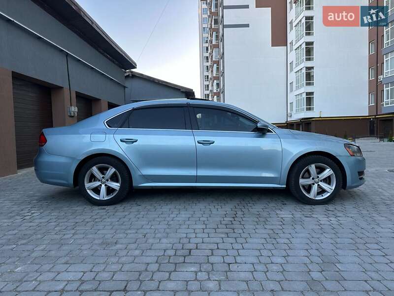 Седан Volkswagen Passat 2012 в Ивано-Франковске