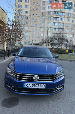 Седан Volkswagen Passat 2015 в Києві