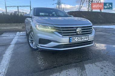 Седан Volkswagen Passat 2020 в Львові