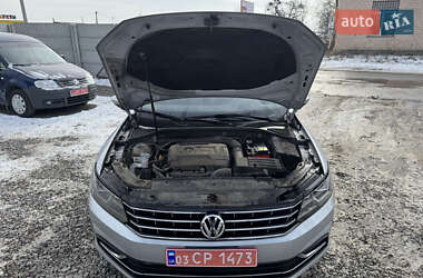 Седан Volkswagen Passat 2015 в Лубнах