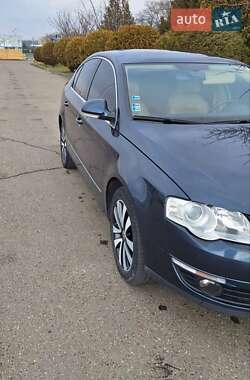 Седан Volkswagen Passat 2006 в Виноградове