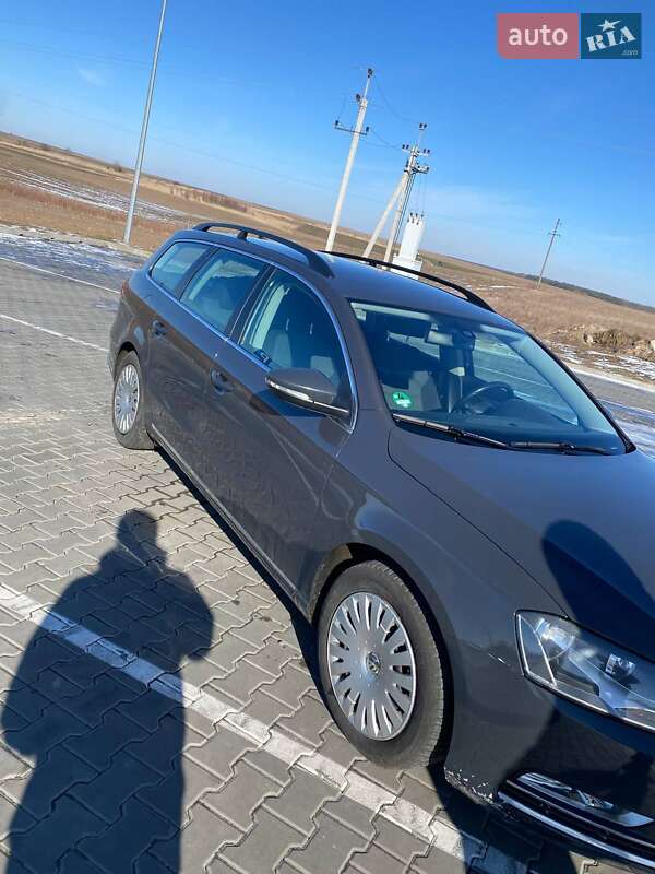 Універсал Volkswagen Passat 2014 в Львові