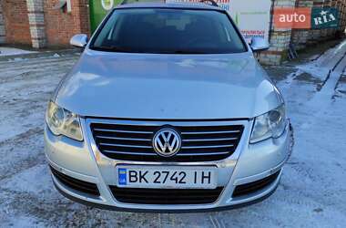 Универсал Volkswagen Passat 2007 в Нетешине