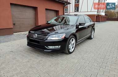 Седан Volkswagen Passat 2014 в Ивано-Франковске