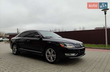 Седан Volkswagen Passat 2014 в Ивано-Франковске