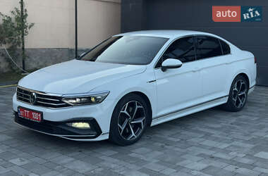 Седан Volkswagen Passat 2019 в 