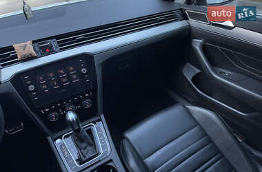 Седан Volkswagen Passat 2019 в 