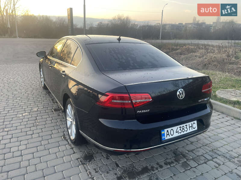 Седан Volkswagen Passat 2015 в Виноградові