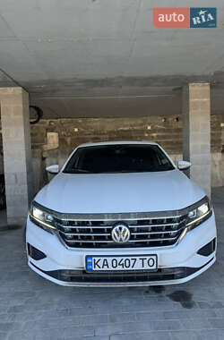 Седан Volkswagen Passat 2019 в Києві