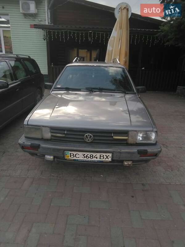 Універсал Volkswagen Passat 1987 в 