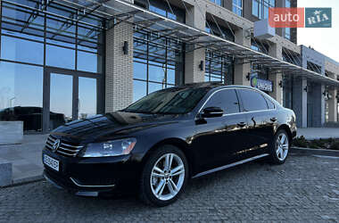 Седан Volkswagen Passat 2014 в Чернівцях