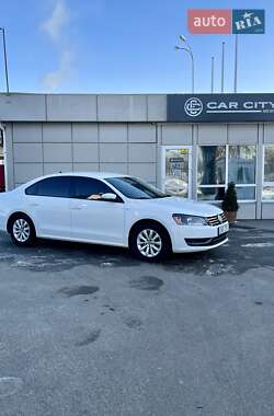 Седан Volkswagen Passat 2014 в Києві