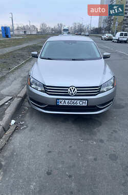 Седан Volkswagen Passat 2012 в Києві