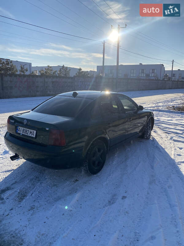Седан Volkswagen Passat 1998 в Борисполе